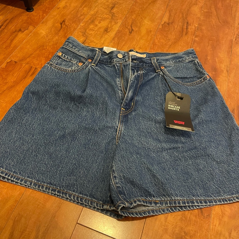 Extra High Rise Levi’s Mom Denim Shorts